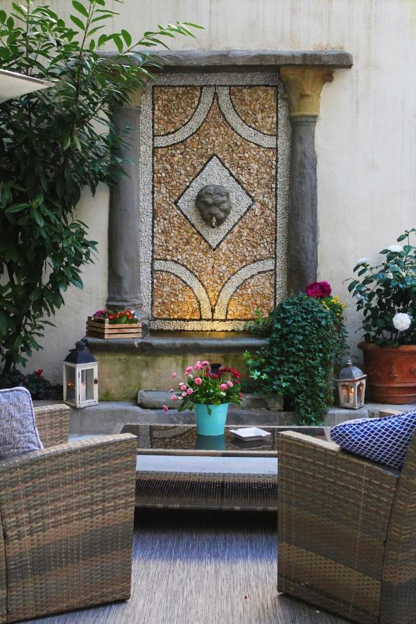 Il Cortile Di Elisa & Our Flats Bed & Breakfast Lucca Exterior foto
