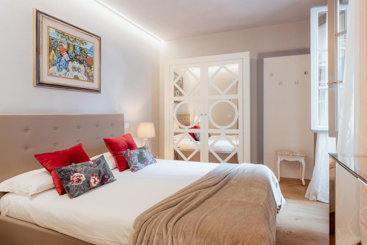 Il Cortile Di Elisa & Our Flats Bed & Breakfast Lucca Exterior foto