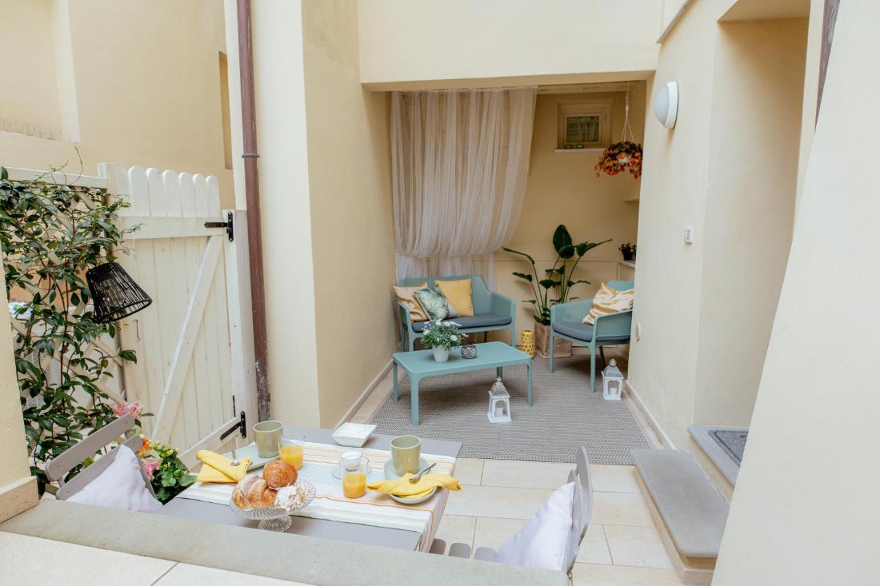 Il Cortile Di Elisa & Our Flats Bed & Breakfast Lucca Exterior foto