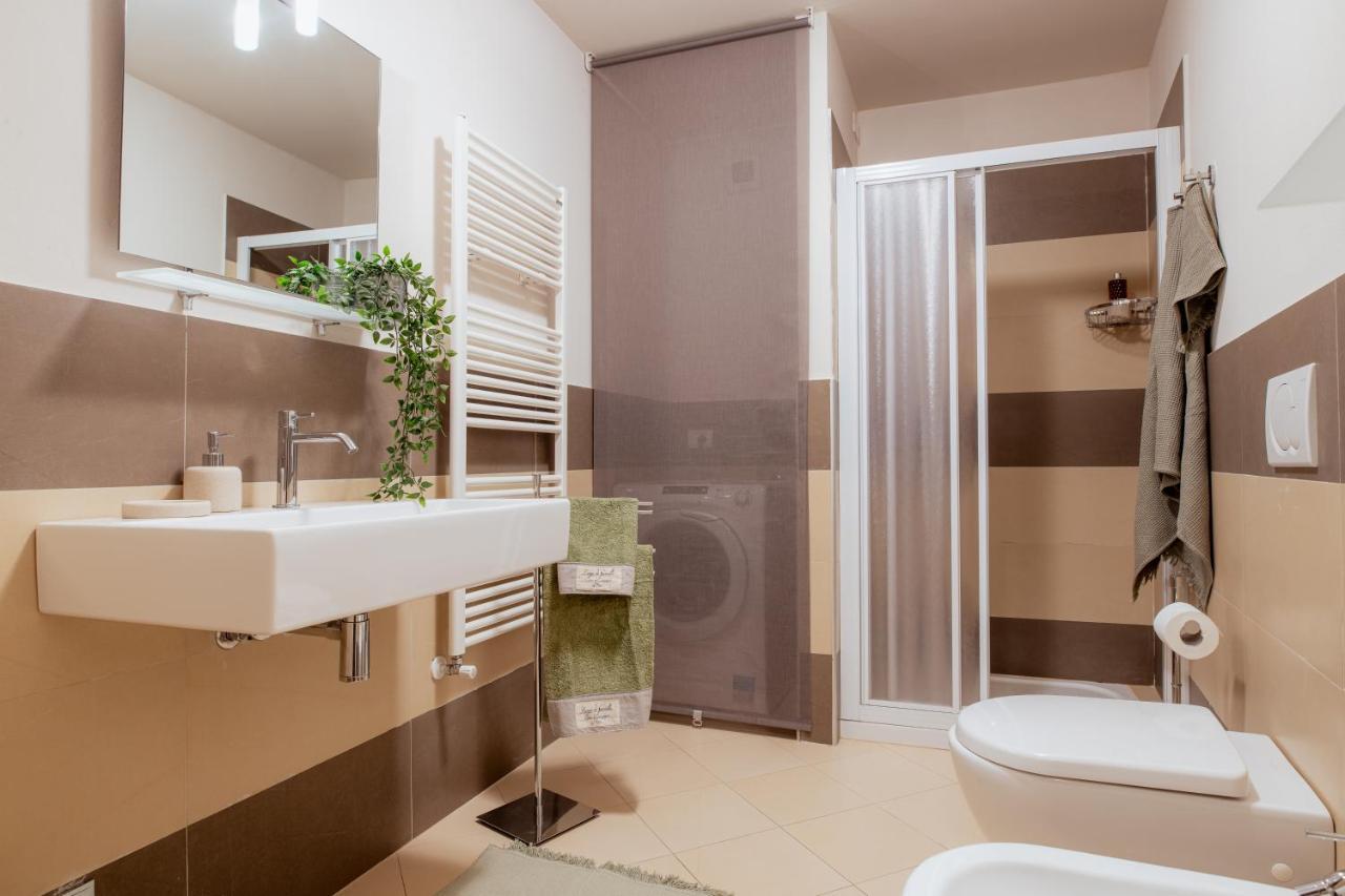 Il Cortile Di Elisa & Our Flats Bed & Breakfast Lucca Exterior foto