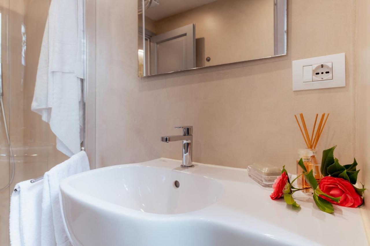 Il Cortile Di Elisa & Our Flats Bed & Breakfast Lucca Exterior foto