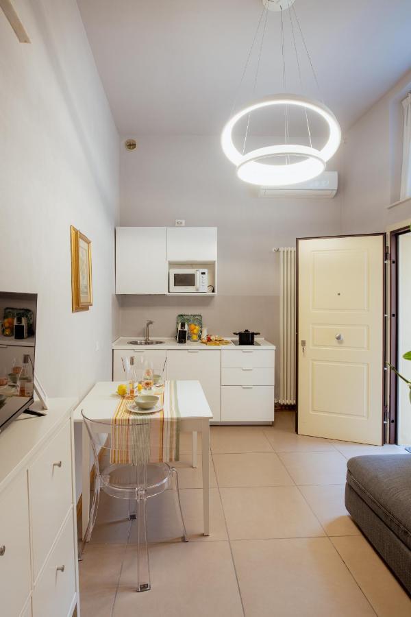 Il Cortile Di Elisa & Our Flats Bed & Breakfast Lucca Exterior foto