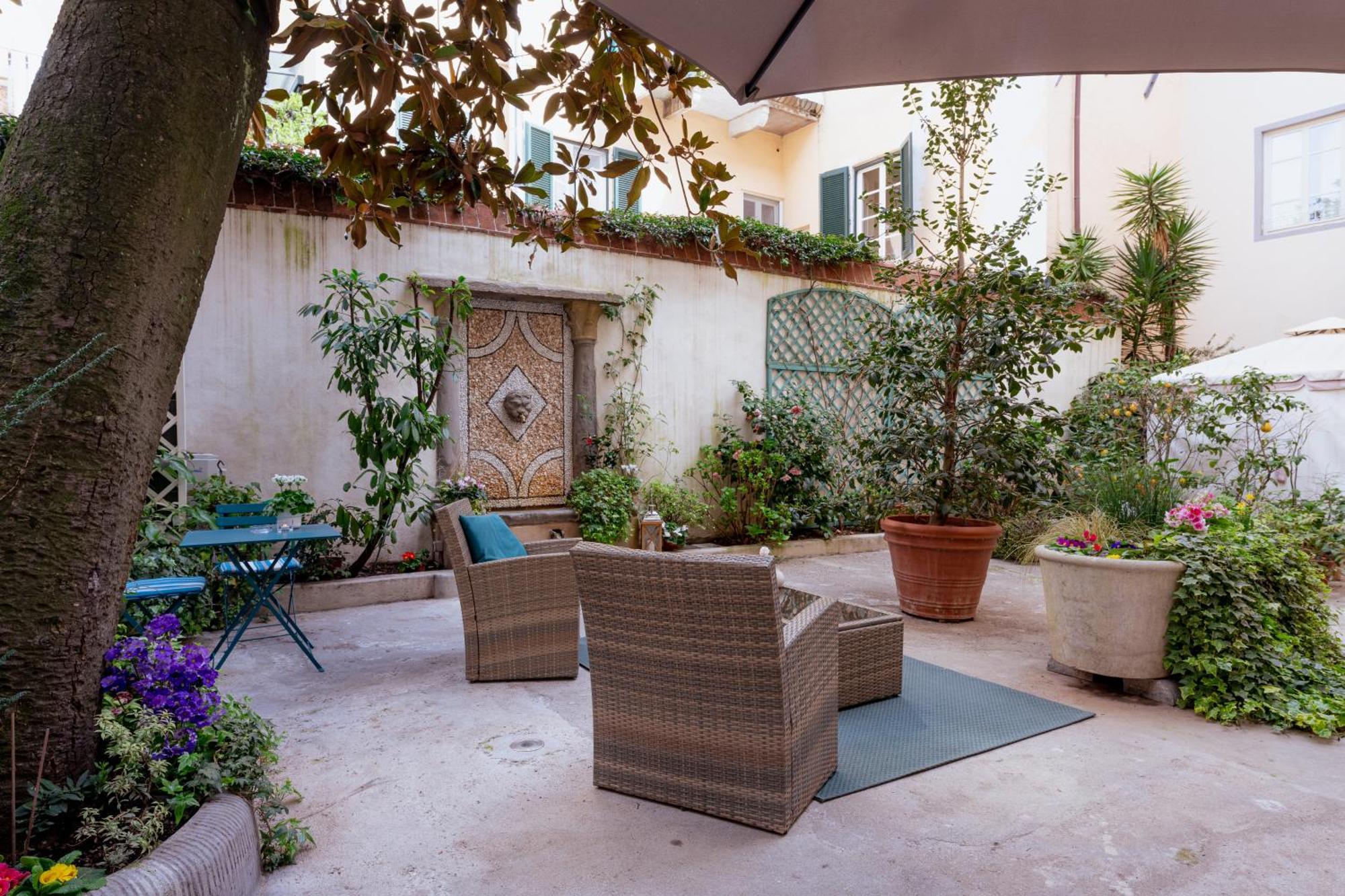 Il Cortile Di Elisa & Our Flats Bed & Breakfast Lucca Exterior foto